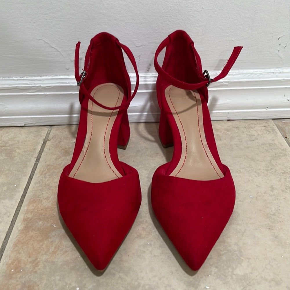 Red hot heel pumps